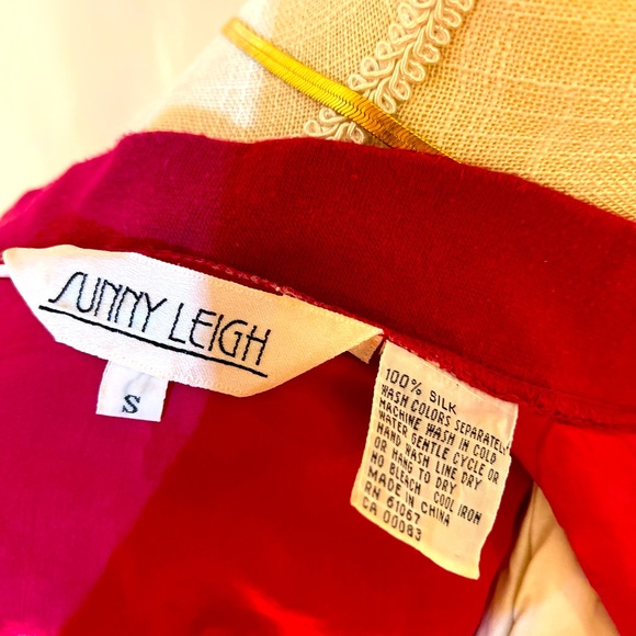 Sunny Leigh Red 100% Silk button up Jacket Size S - Picture 5 of 6